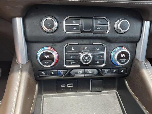 Used 2023 GMC Yukon SLT w/ SLT Premium Package RWD image 26