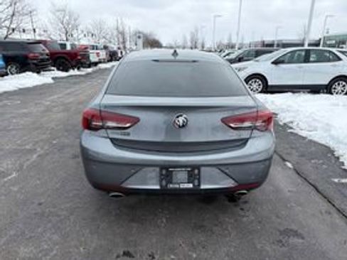 Used 2020 Buick Regal Essence image 6