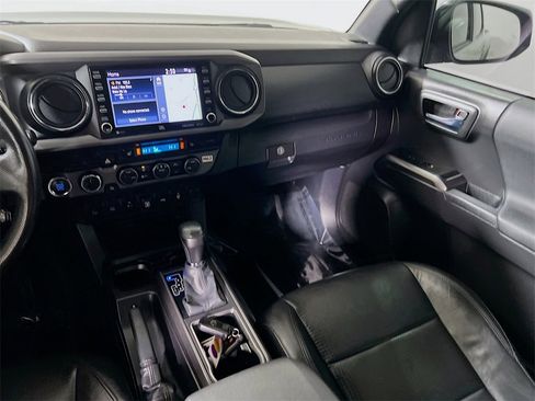 Certified 2022 Toyota Tacoma TRD Off-Road image 20