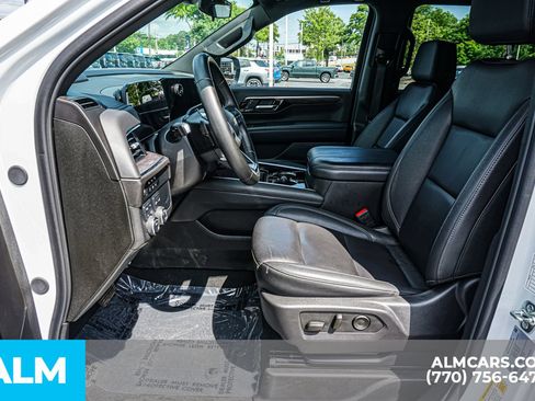 Used 2025 Chevrolet Tahoe LT AWD/4WD image 19