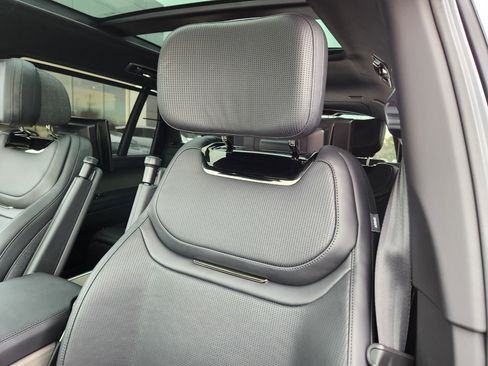New 2026 Land Rover Range Rover SV AWD/4WD image 9