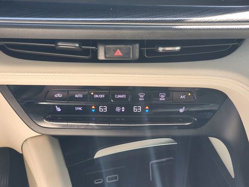 Used 2021 Buick Envision Essence image 20