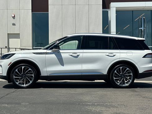 New 2026 Lincoln Aviator Reserve w/ Illumination Package RWD image 6