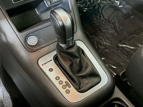 Used 2017 Volkswagen Tiguan S image 20