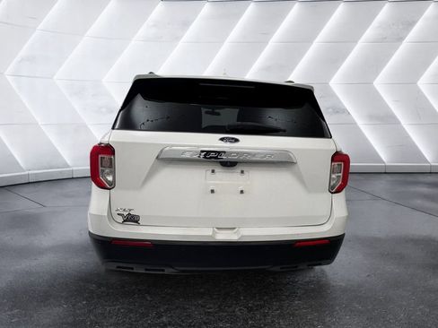 Used 2021 Ford Explorer XLT image 5