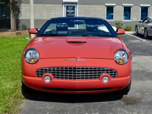 Used 2003 Ford Thunderbird image 29