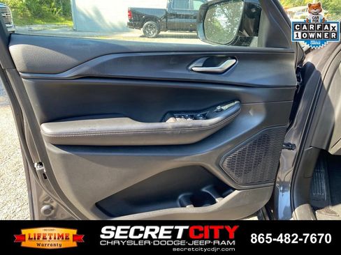 Used 2023 Jeep Grand Cherokee Altitude AWD/4WD image 13