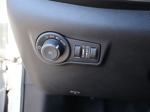 Used 2025 Jeep Compass Limited AWD/4WD image 40