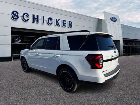 Used 2023 Ford Expedition Limited image 3
