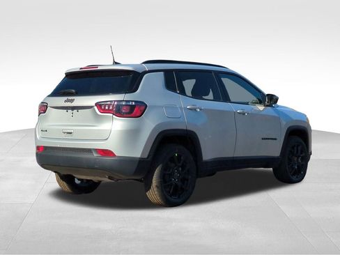 New 2026 Jeep Compass Latitude image 3