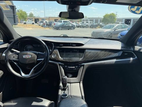 Used 2022 Cadillac XT6 Premium Luxury FWD image 42