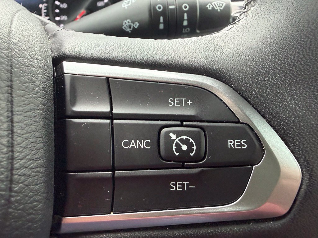 Used 2024 Jeep Compass Latitude AWD/4WD image 17