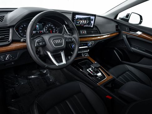 Certified 2023 Audi Q5 2.0T Premium w/ Convenience Package AWD/4WD image 10