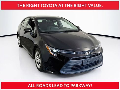 Used 2024 Toyota Corolla LE FWD image 1