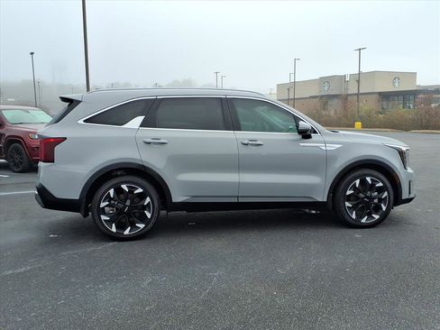 Used 2025 Kia Sorento EX w/ Panoramic Sunroof Package image 20