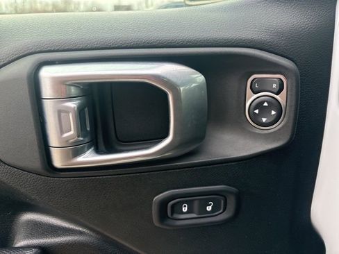 Used 2022 Jeep Gladiator Sport image 54