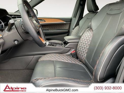 Used 2022 Jeep Grand Cherokee L Summit AWD/4WD image 9