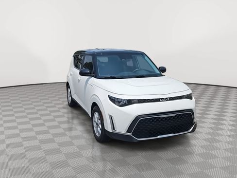 Used 2024 Kia Soul S FWD image 2