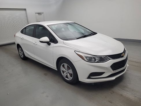 Used 2017 Chevrolet Cruze LS FWD image 11