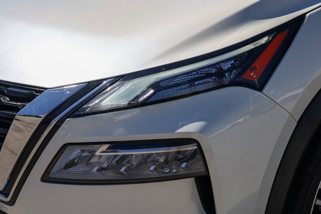 Used 2021 Nissan Rogue SL FWD image 11
