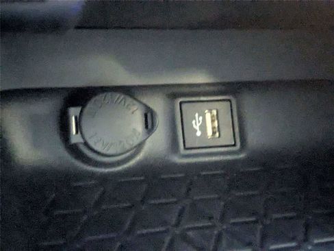 Used 2024 Toyota RAV4 LE AWD/4WD image 26