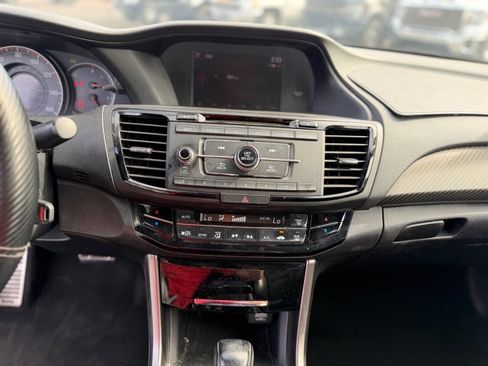 Used 2017 Honda Accord Sport image 12