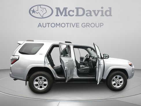 Used 2021 Toyota 4Runner SR5 Premium AWD/4WD image 40
