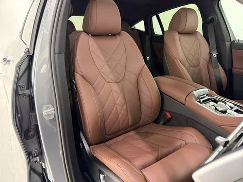 Used 2024 BMW X6 xDrive40i w/ Premium Package image 19