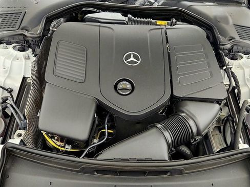 Used 2025 Mercedes-Benz C 300 4MATIC Sedan image 25