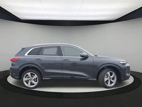 New 2025 Audi Q5 Premium Plus image 8