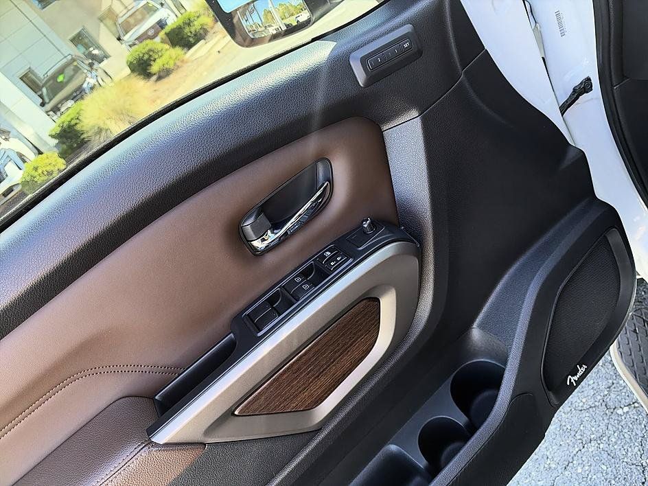 Used 2022 Nissan Titan Platinum Reserve w/ Moonroof Package AWD/4WD image 14