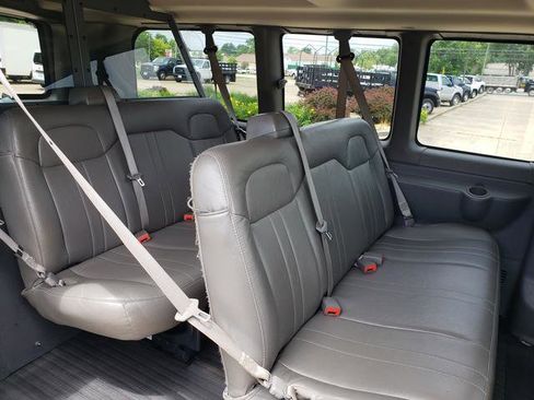 Used 2017 Chevrolet Express 2500 LS RWD image 13