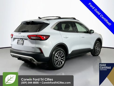 Used 2025 Ford Escape Base w/ Class II Trailer Tow Package image 15