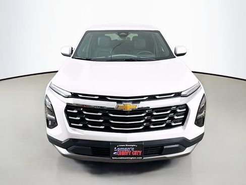 New 2026 Chevrolet Equinox LT w/ Convenience Package II AWD/4WD image 2