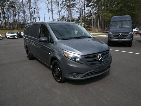 Used 2023 Mercedes-Benz Metris image 22