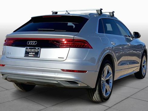 Used 2022 Audi Q8 Premium image 13