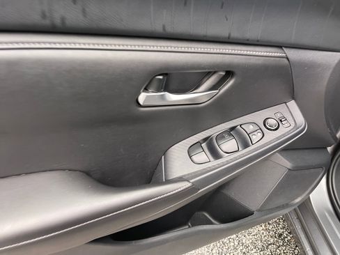 Used 2024 Nissan Sentra SV image 12