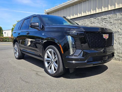 Used 2025 Cadillac Escalade Sport Platinum AWD/4WD image 13