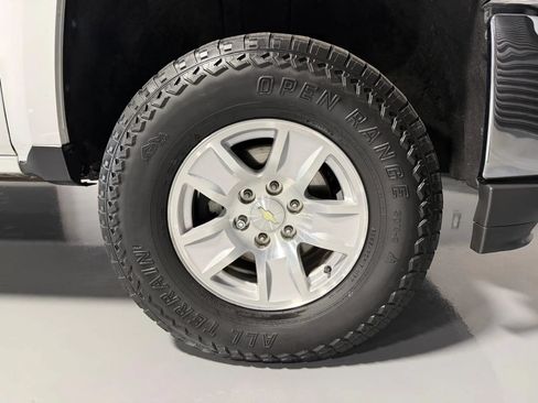 Used 2018 Chevrolet Silverado 1500 LT w/ All Star Edition RWD image 9