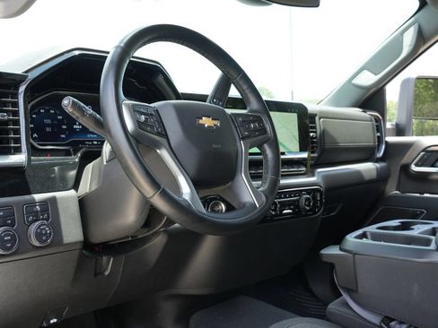 Used 2025 Chevrolet Silverado 2500 LT w/ Convenience Package AWD/4WD image 15