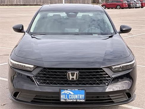 Used 2025 Honda Accord SE image 9