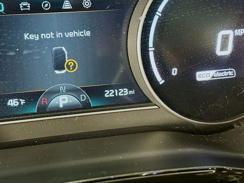 Used 2022 Kia Niro EX image 19