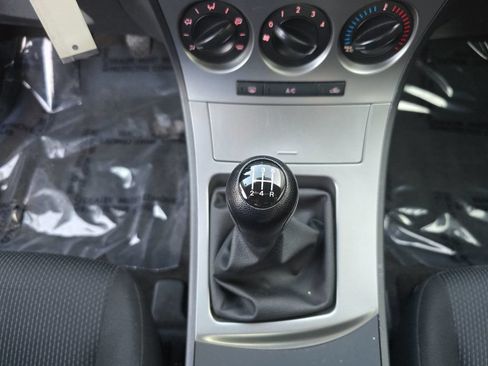 Used 2011 MAZDA MAZDA3 i Touring FWD image 22