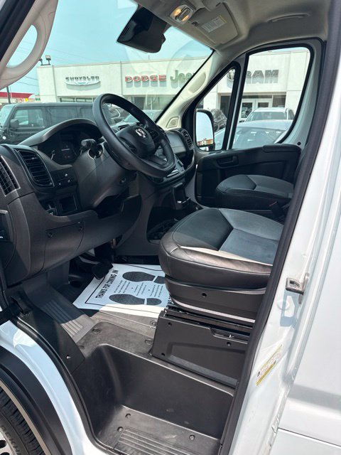 Used 2025 RAM ProMaster 2500 w/ Convenience Group FWD image 11