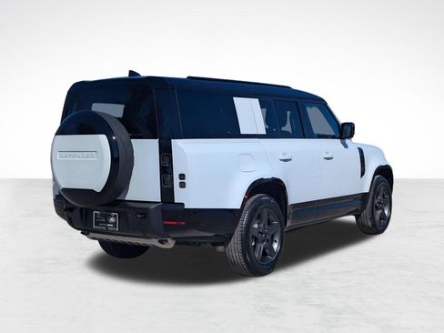 Used 2026 Land Rover Defender 130 X-Dynamic SE AWD/4WD image 10