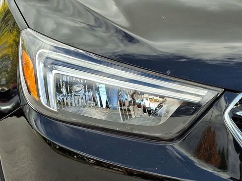 Used 2022 Buick Encore Preferred image 40