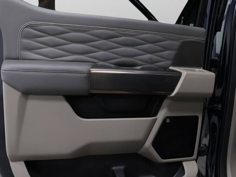 Used 2025 Ford F250 Platinum w/ Platinum Plus Package image 27