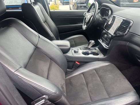 Used 2022 Jeep Grand Cherokee Laredo X AWD/4WD image 32