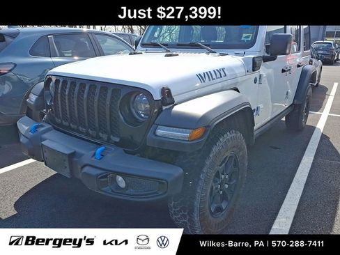 Used 2023 Jeep Wrangler Unlimited w/ Cold Weather Group image 1