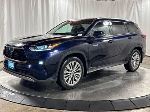 Used 2021 Toyota Highlander Platinum AWD/4WD image 1
